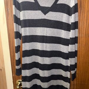 Old Navy Women's Long Sleeve Dress in Black and Gray Stripes